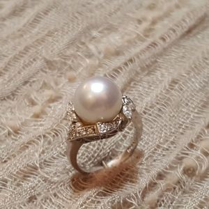 Platinum South Sea pearl diamond ring